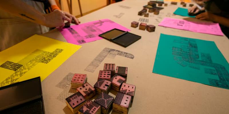 CarimBlocos: Compondo Figuras e Inventando Histórias