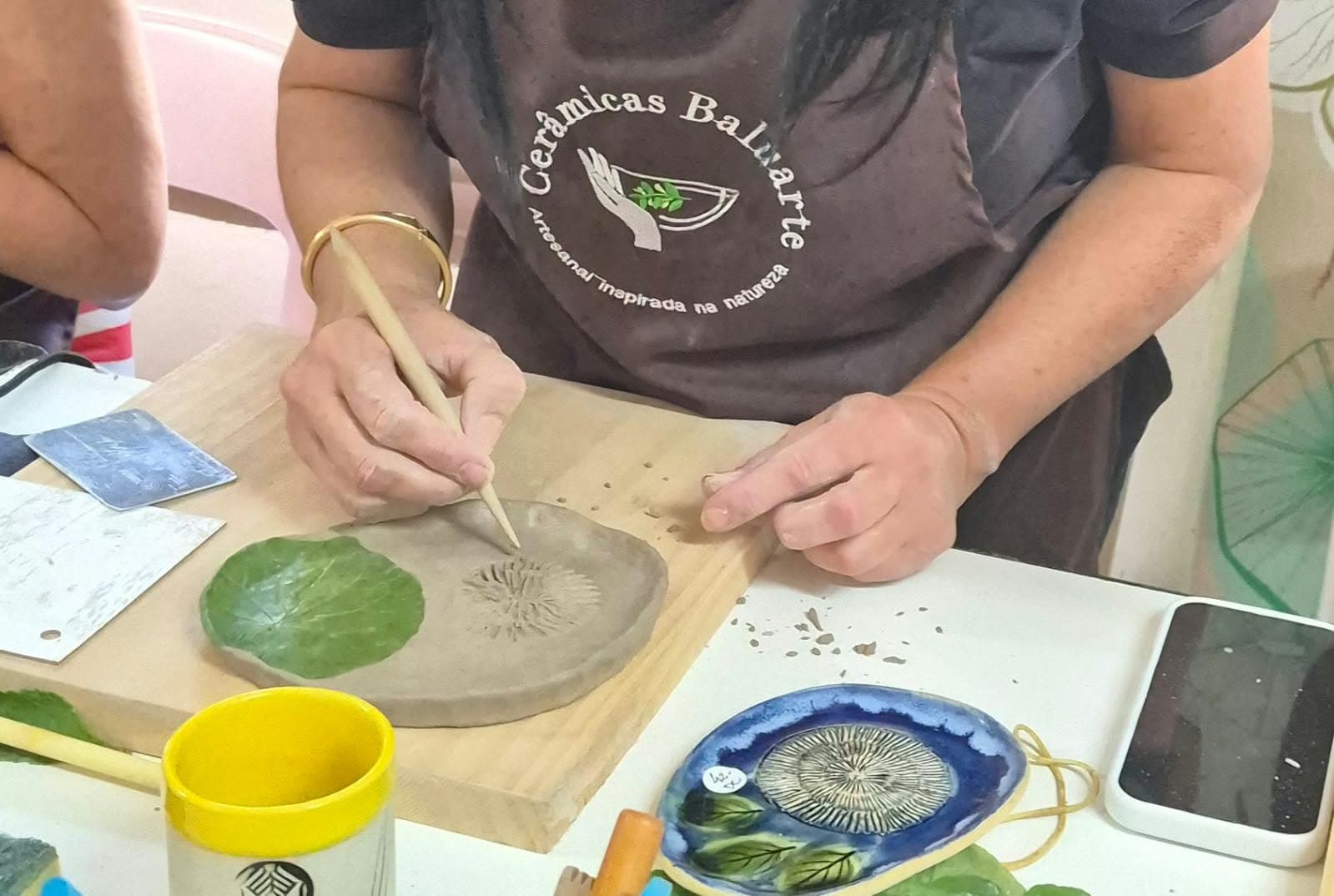 Cerâmica do território para o território - geração de renda e empoderamento